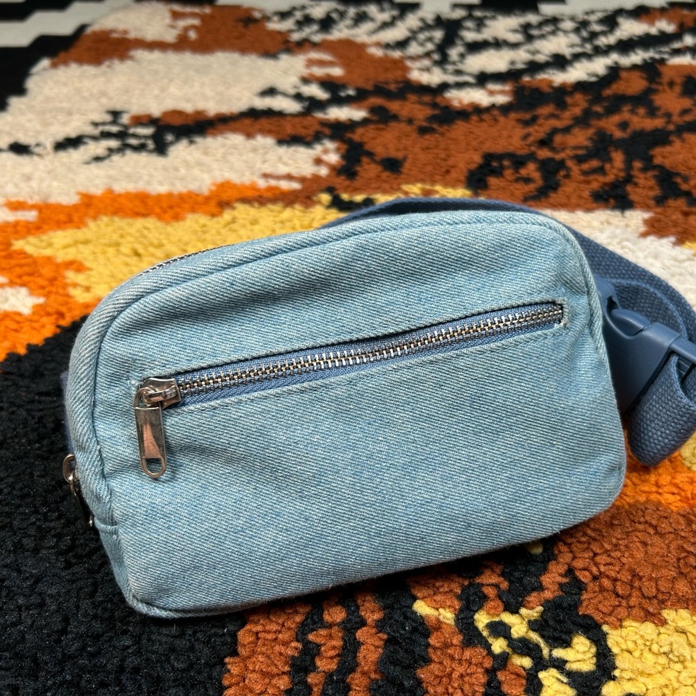 WILD FABLE, denim Fanny pack!!